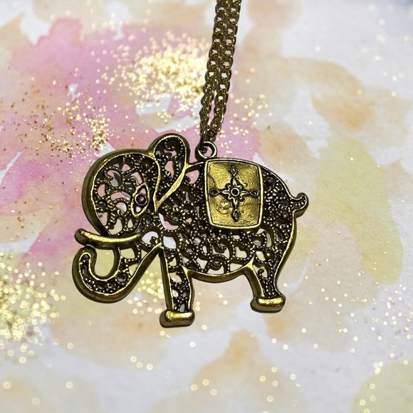 🐘 Long gold color necklace with elephant pendant - Picture 2 of 3